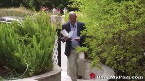 The beautiful Hannah Hays gets close