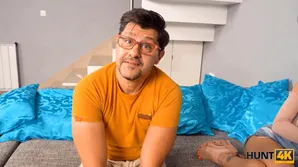 A man has sex with his girlfriend's