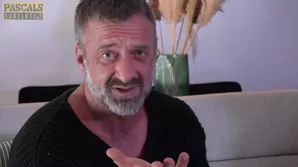 Natural boobed Alice and Pascal White's