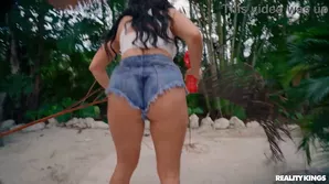 Jennifer White gets a facial in a City