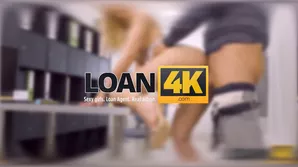 Beautiful women enjoy lesbian threesome