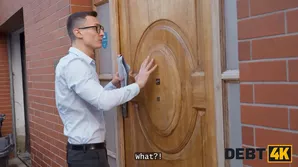 The girl thanked her boyfriend for the