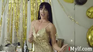 Faceskinned Leila as a new year