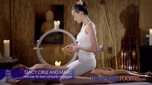 The massage master Stacy Cruz