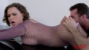 Cute woman with a bubble butt gets an