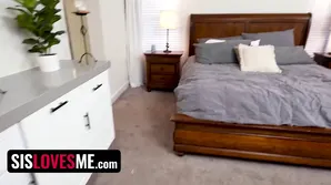 The stepsister gave her brother a sexy