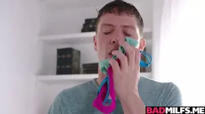 The girl doesn't mind if her BF rams her