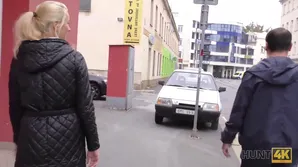 The couple agreed to have sex in front